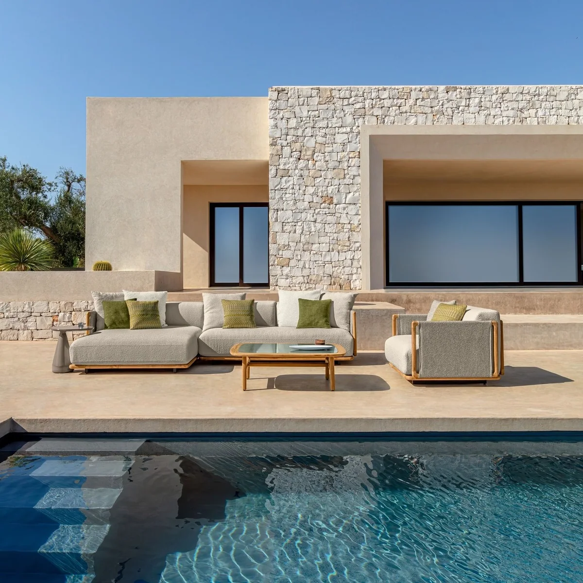 Modern Villa outdoor setting