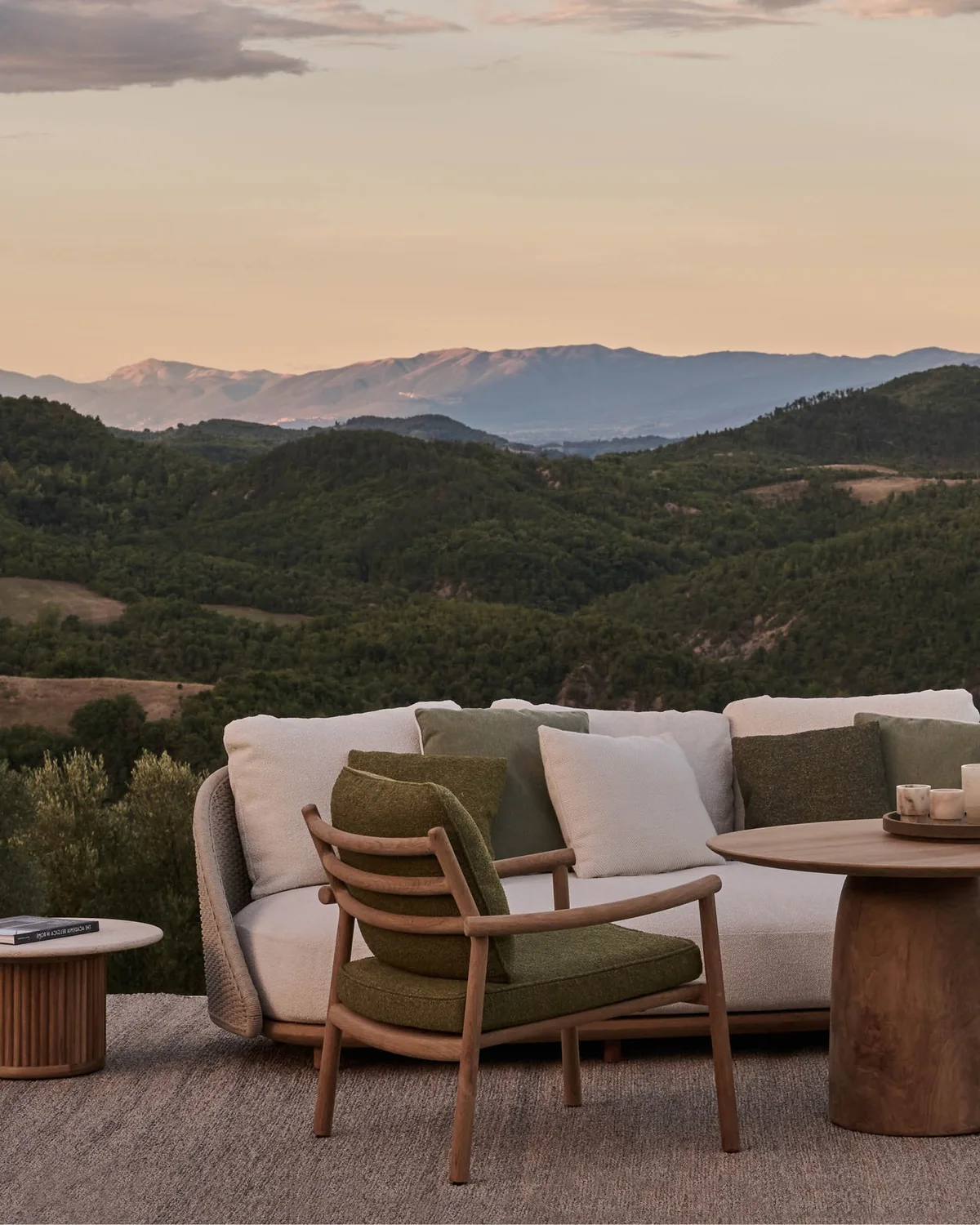Minimalist outdoor style
