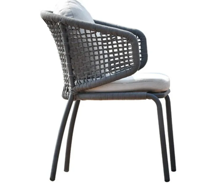 Outdoor Lounge Chair — Black 01, front three-quarter product view