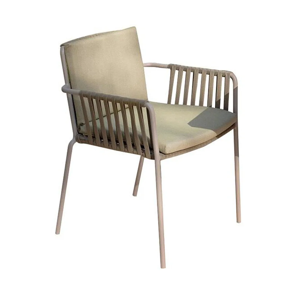 Outdoor Lounge Chair — Beige 01, front three-quarter product view