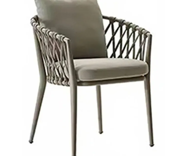 Outdoor Lounge Chair — Beige 02, front three-quarter product view