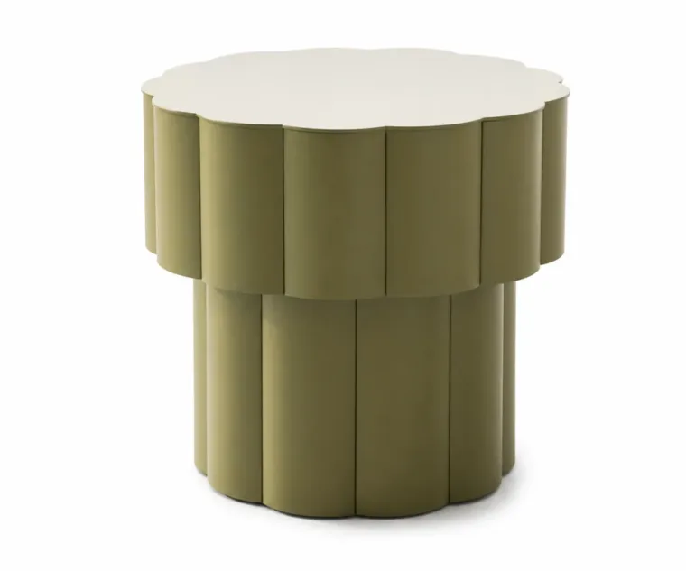 Outdoor Coffee Table — Green 01, front three-quarter product view