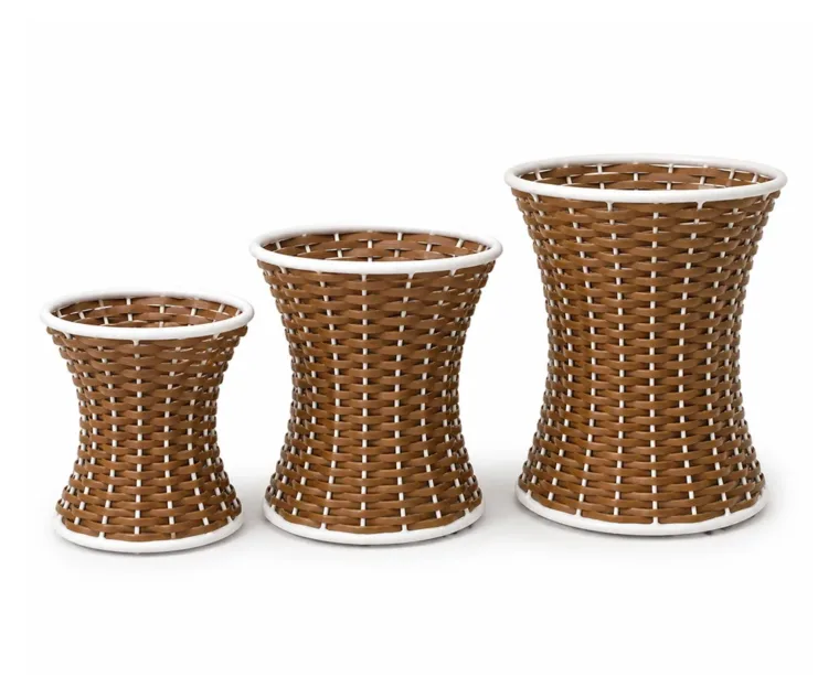 Outdoor Planter — Brown 01, front three-quarter product view